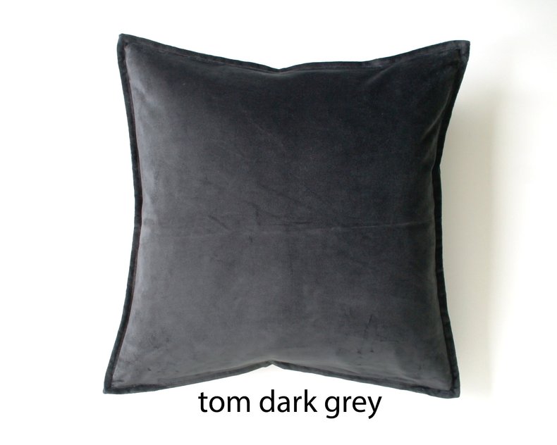Tom Velvet Pillow 50