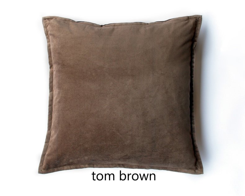 Tom Velvet Pillow 50